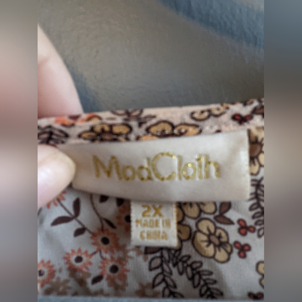 Modcloth, Sheer Floral Top - Picture 3 of 4